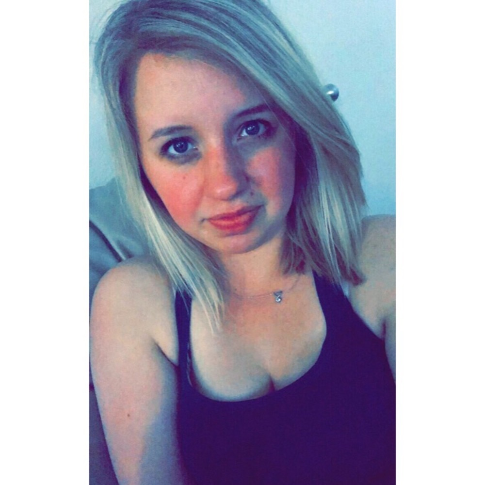 Meet your Posher, Kayla